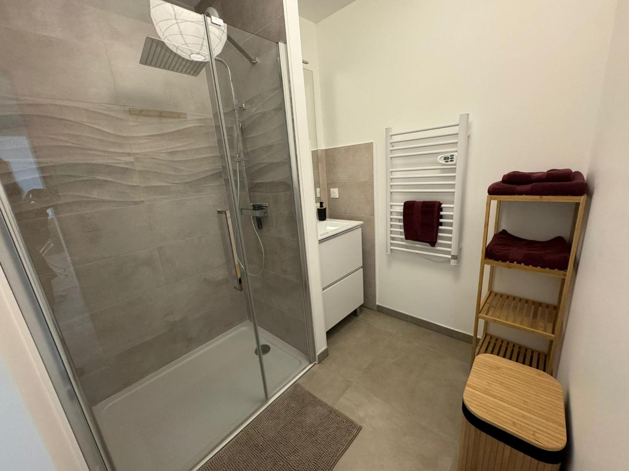 Presqu'Ile, Appartement Neuf Avec Balcon, Salle De Gym Et Parking Caen Exterior photo